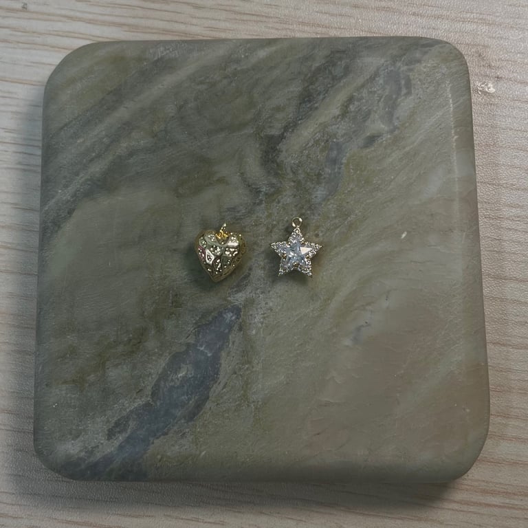 gold charms Image 3
