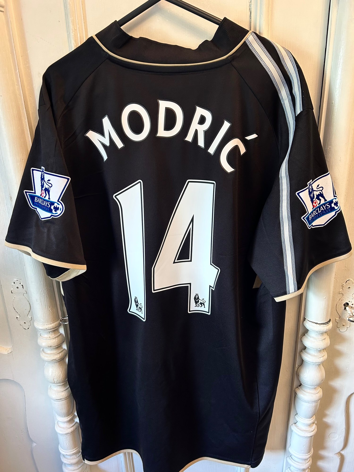 Image of Tottenham Hotspur “MODRIC 14” 2008/09 Third Shirt + PL patches (XL)