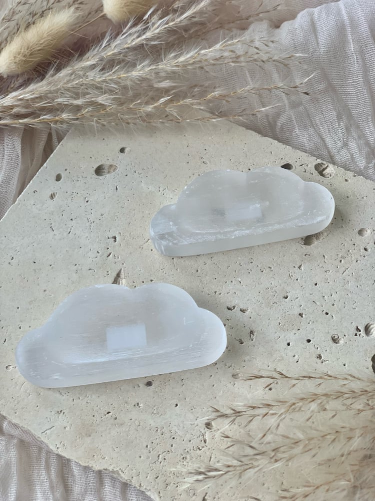 Image of Selenite Cloud Dishes sml *Intuitively Selected*