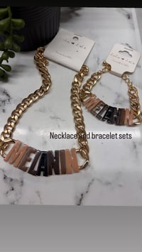 Mel necklace and bracelet set 