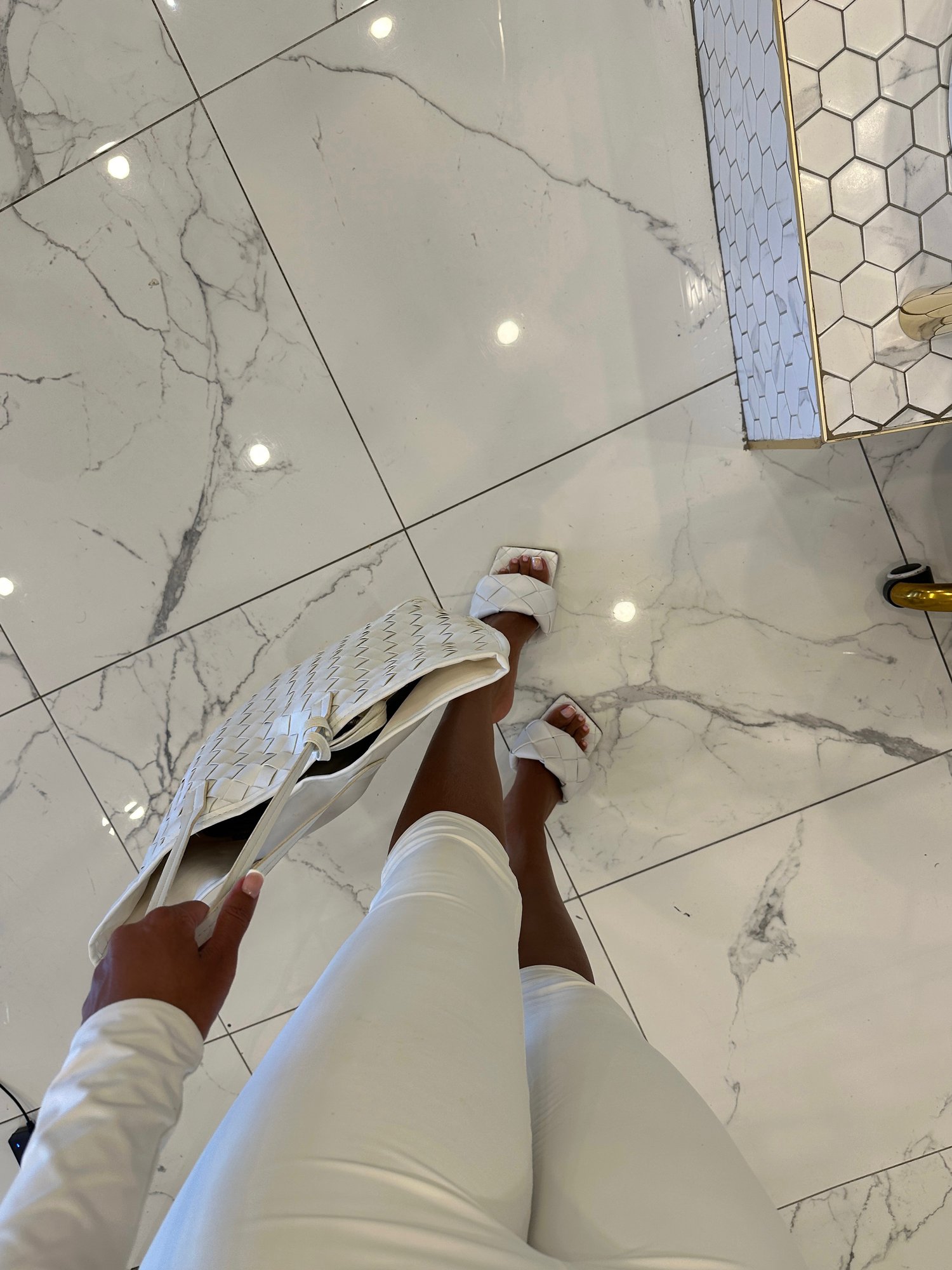 Image of BSSA WHITE TURTLENECK CROP & CROP LEGGING SET (S)