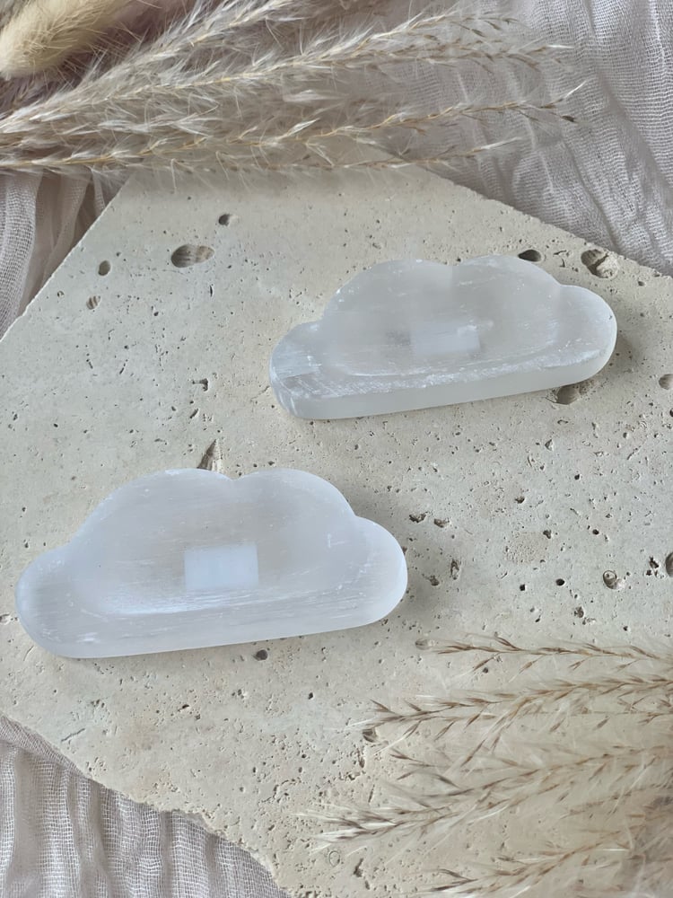 Image of Selenite Cloud Dishes sml *Intuitively Selected*