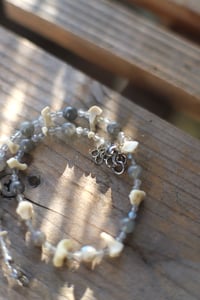 Image 4 of Girocollo -Ossa di volpe e Labradorite-