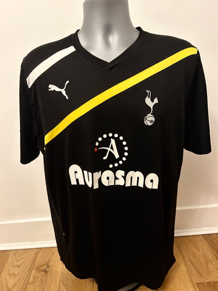 Image of Tottenham Hotspur “MODRIĆ 14” 2011/12 Third Shirt + patches (L)