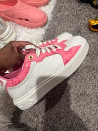 LV PINK AND WHITE -  39