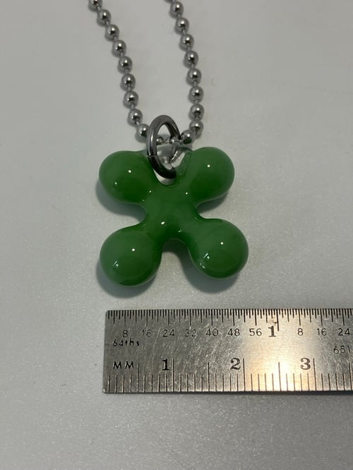 Image of forest green clover