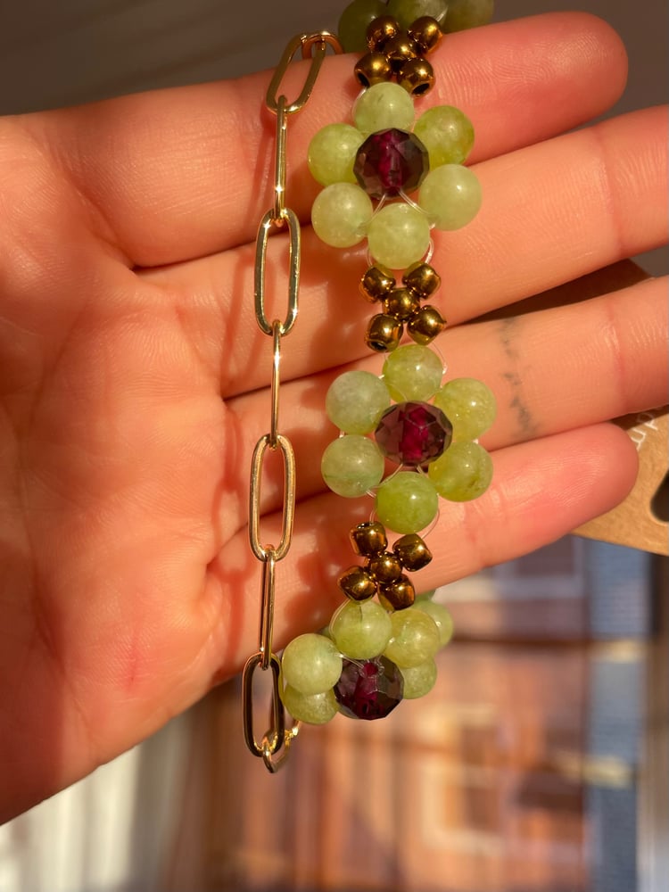 Image of Green Grapes w/ Gold Chain
