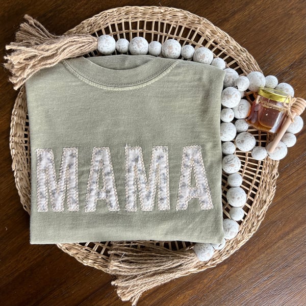 Image of Honey bee mama t-shirt