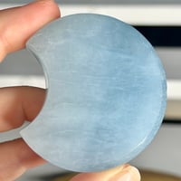 Image 4 of Aquamarine Moon With Stand (34D)