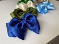 Image 1 of Iris hair bow