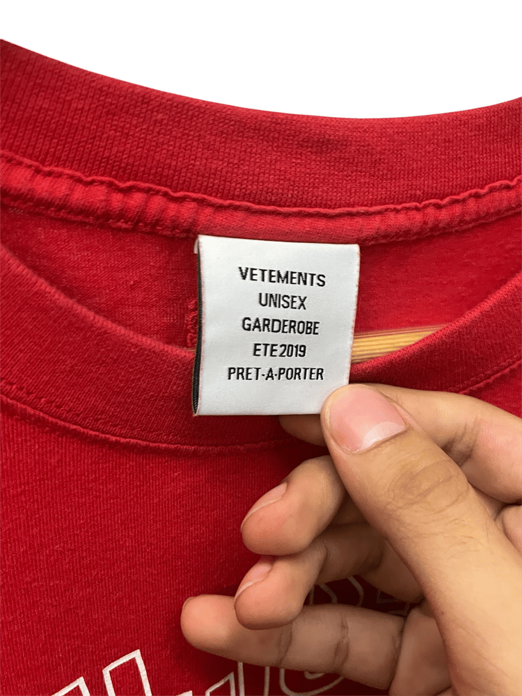 Image of Vetements AW19 Augmented Reality Tee