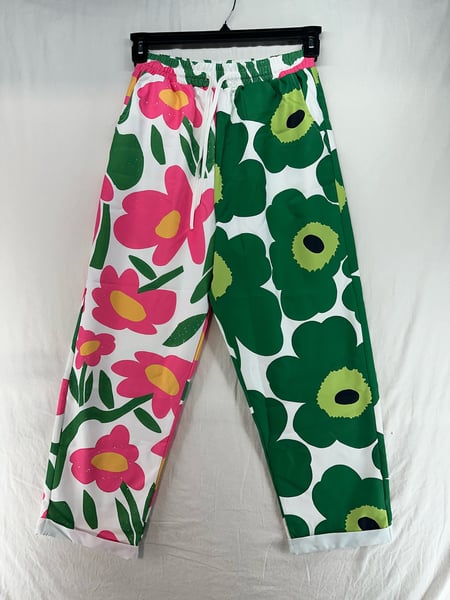 Image of Floral Wide Leg Crop Pants With Pockets Elastic Waist Size Small - NEW - Free Shipping
