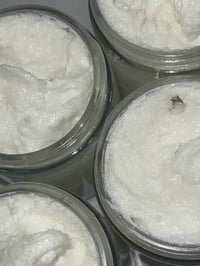 Image 2 of BABY POWDER FOAMING SCRUBS 200ML