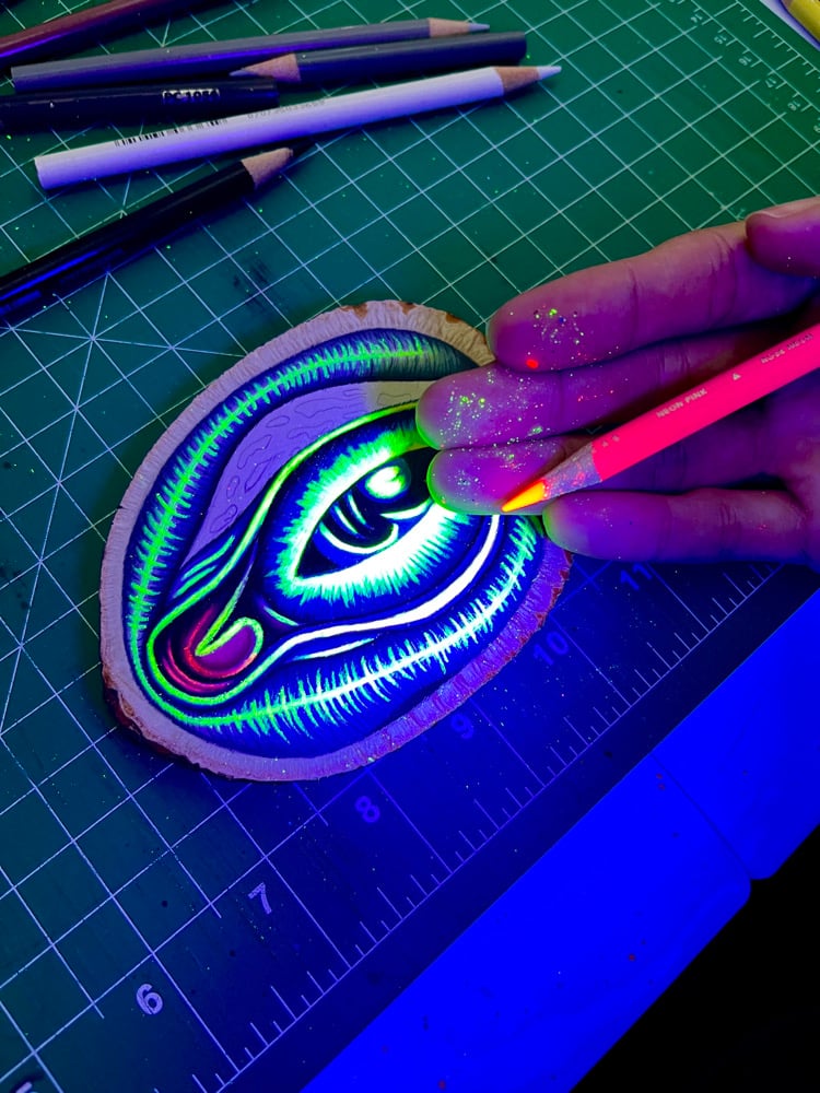 Image of A-Eye (UV light)