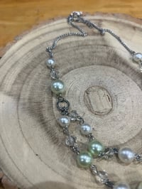 Image 2 of Green and whit pearl necklace 