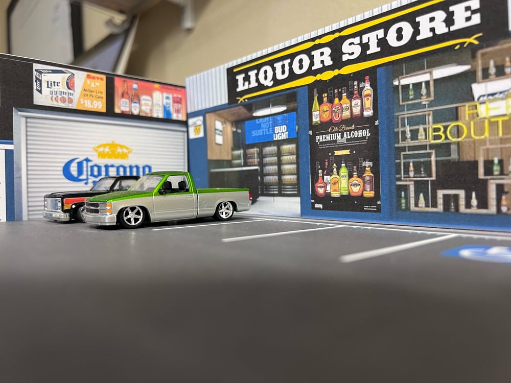 LIQUOR STORE DISPLAY