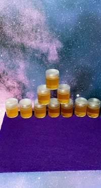 Honey and lemon lip brightening mask