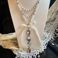 Image 3 of THE CÉCILE LOCKET (PEARL)