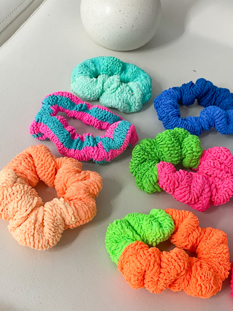 Image of Two Tone Crinkle Scrunchies 