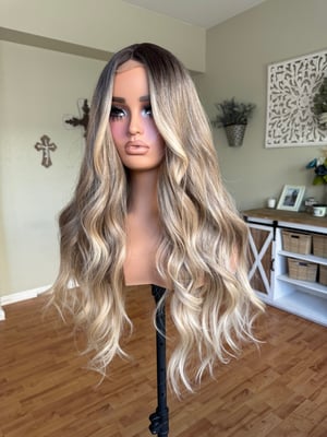 Image of Delia (ready to ship)