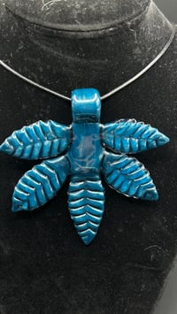 Image 3 of Weed Leaf Pendant 003