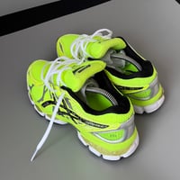 Image 4 of size: us7 uk5 eu38 cm24