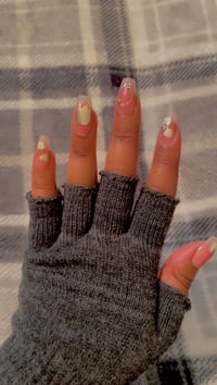 Image 3 of Nails - Short (Gold Designs)