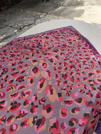 Image 2 of PROMO PAÑUELO TAMAÑO BRUTAL 141 X 141 CM DIFERENTES ESTAMPADOS
