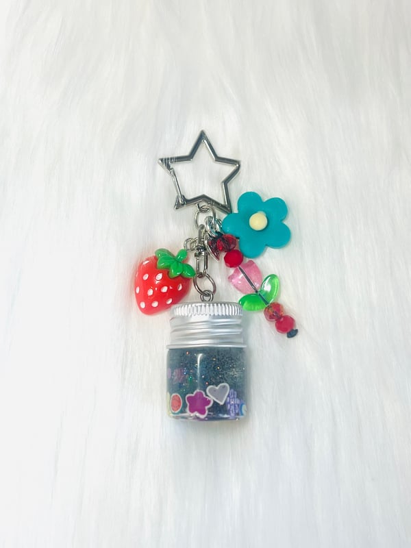 Image of Cute strawberry and flower keychain 🌸