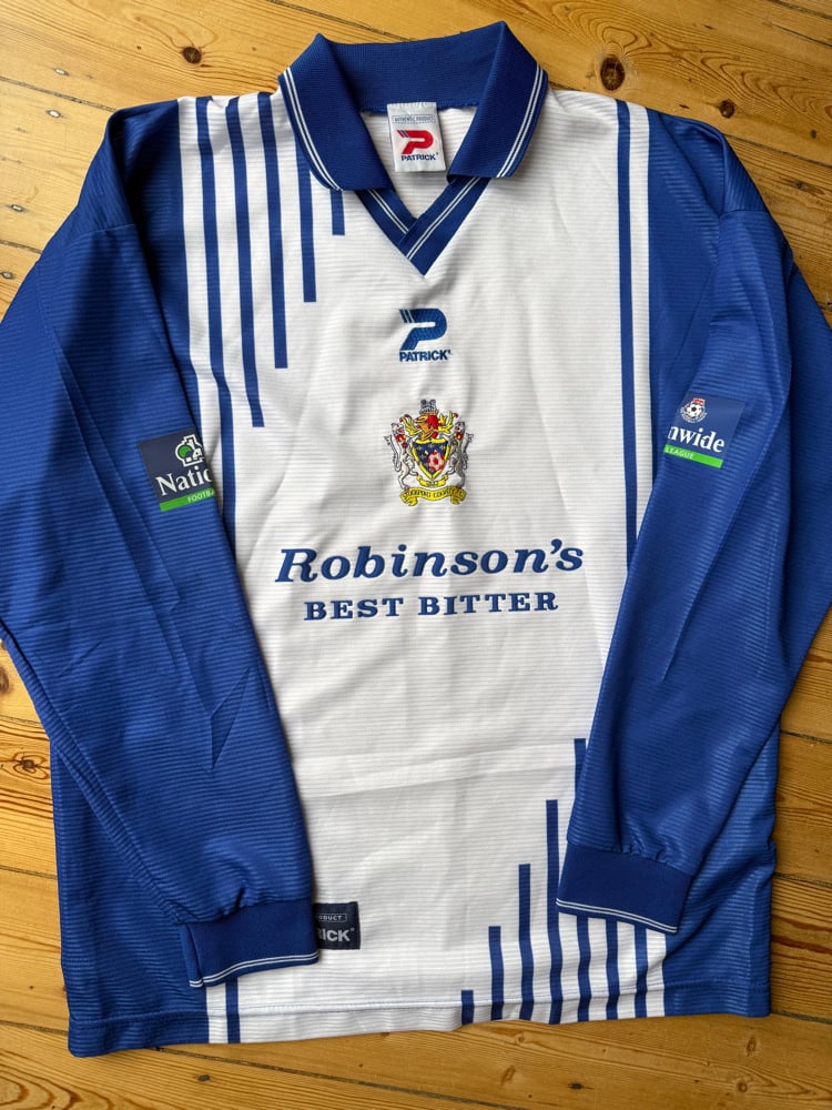 Player issue 1999/00 Patrick home shirt