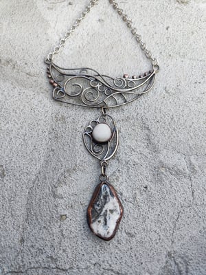 Sea pebbles necklace 