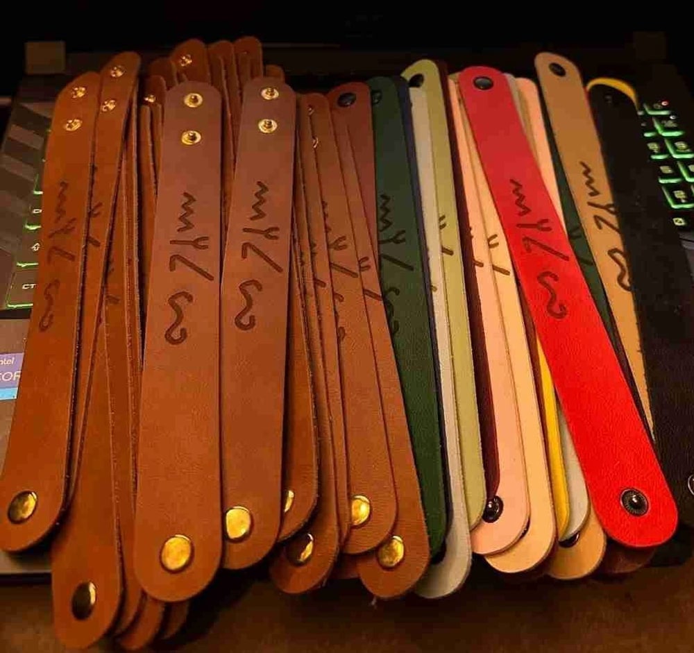 Image of “Shalom” engraved leather bracelet