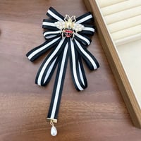 Bee Brooch Black