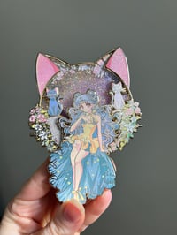 Image 9 of Gatto Dei Fiori enamel pin 