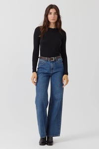 Image 3 of Camiseta Angie Negra