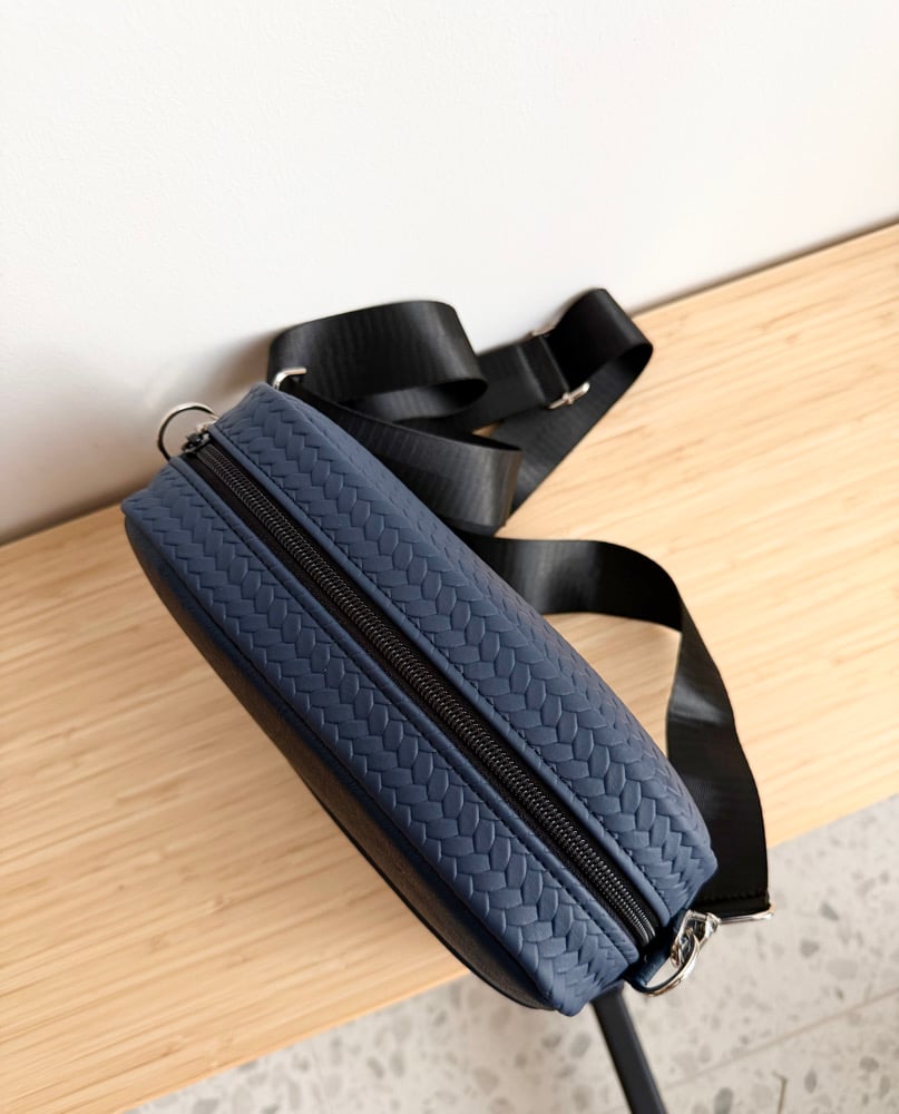 Image of Box Bag Dark Blue