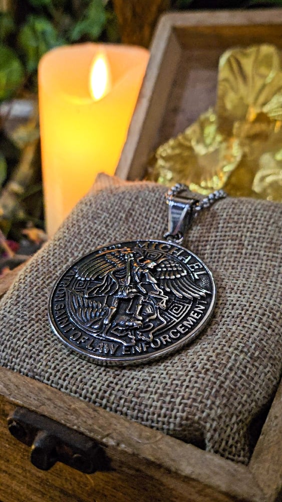 ๐The Armored Kingdom Saint Michael Sword Necklace (Silver)