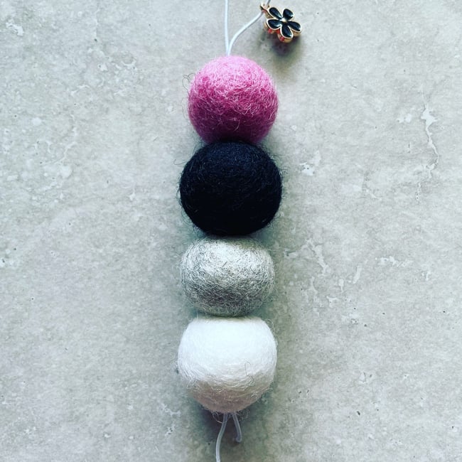 Hanging Car Diffuser 10ml - PINK/BLACK **ONLY 3 AVAILABLE**