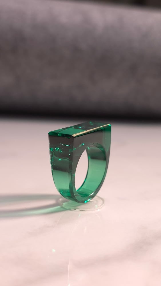 Image of Emerald Singet thick