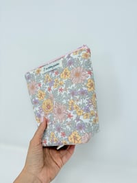 Image 3 of Trousse de toilette haute à poser coton fleurs pastel
