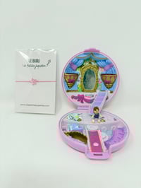 Image 2 of Ensemble bracelet et Polly Pocket rond rose fleur Théatre