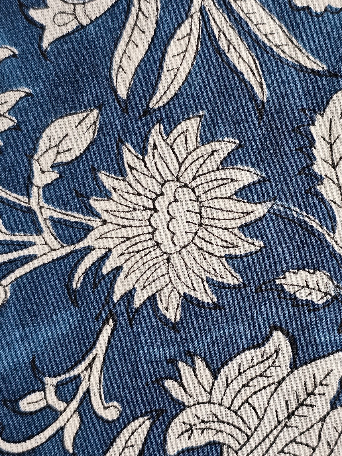 Image of Namaste fabric fleurs grimpantes (bleu roi)
