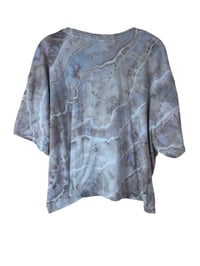 Image 6 of 3XL Crop Tee in Muted Sandstone Geode Ice Dye