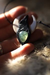 Image 3 of Collana Corvo, Luna e Prehnite