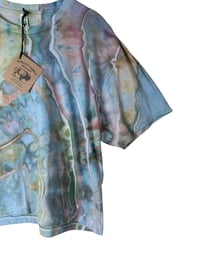 Image 3 of L Crop Tee in Muted Earthy Geode Ice Dye