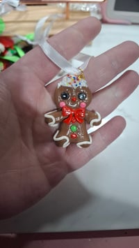 Happy gingerbread men ornament 
