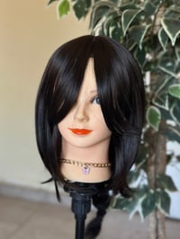 Image 1 of tupe flequillo castaño oscuro 🤎🖤
