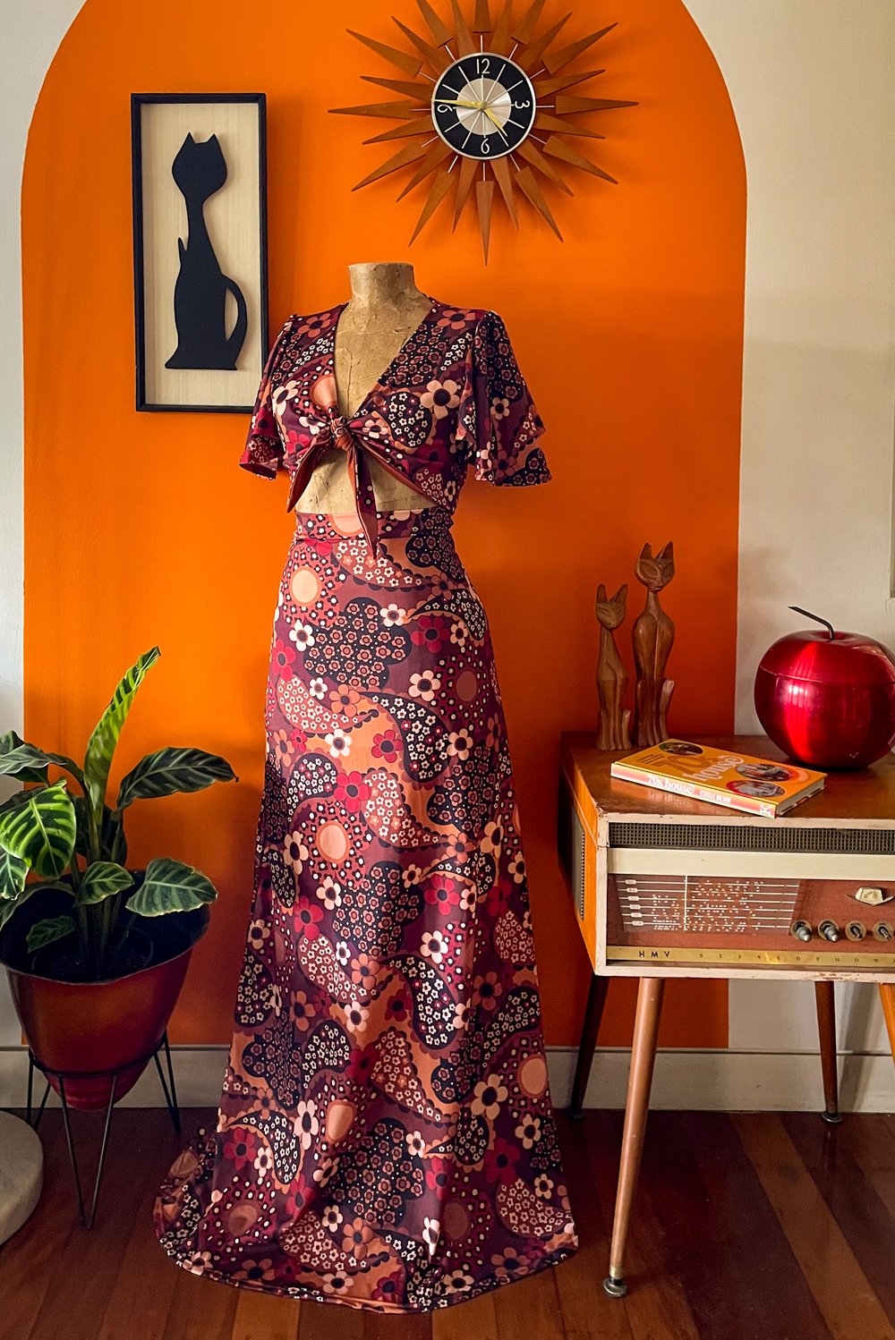 Angel crop and Yesterday Lover Skirt SET in Magic Carpet Maroon