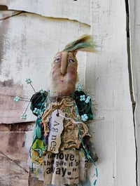 Image 4 of Agnes Pearl