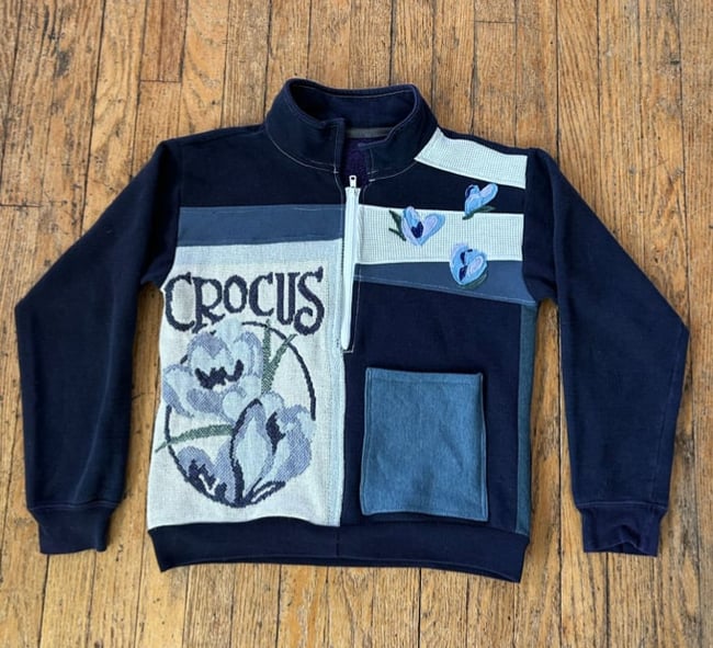 Crocus Quarter Zip Navy Blue Sweatshirt, size S